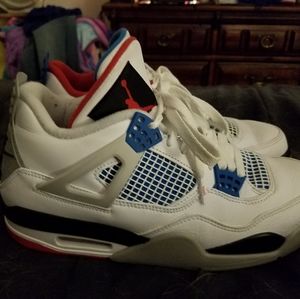 Jordan 4s